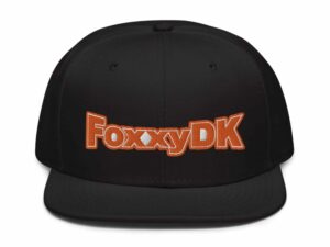FoxxyDK Snapback Cap: Logo Tekst